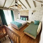212 Hotel 4*